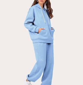 Chándal deportivo de 2 piezas informal con capucha de invierno con logotipo personalizado para mujer - Product Image 4