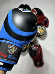 นวมชกมวย อุปกรณ์ศิลปะการต่อสู้แบบกำหนดเอง นวมชกมวย MMA คุณภาพสูง ขายดี นวมชกมวยสำหรับการแข่งขัน - Product Image 2