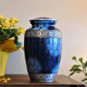 Urnas de cremación de aluminio de estilo europeo hechas a mano, artesanía india de alta calidad para mascotas y bebés, suministros funerarios al por mayor - Product Image 4