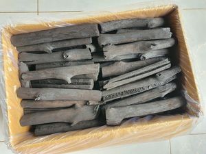 CHARBON DE BOIS NATUREL DE MANGROVE LONGUE DURÉE DE BRÛLAGE SANS FUMÉE SANS ODEUR FINITION EN FRÊNE BLANCHE - Product Image 2