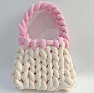 กระเป๋าโท้ทลำลอง Bigknit ผ้าถักบุผ้าฝ้าย ปิดด้วยผ้าคลุม สีลูกกวาดใหม่ งานแฮนด์เมด ทอแบบ DIY หนา ผลิตในไอซ์แลนด์ ไทยแลนด์ สำหรับผู้ชาย - Product Image 2