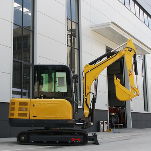 Mini excavadora sobre orugas Takeuchi TB215R, bomba de Motor con núcleo de motor Laidong, caja de cambios, 1,8 toneladas, peso operativo, diésel, 25HP, 3,5 toneladas - Product Image 2