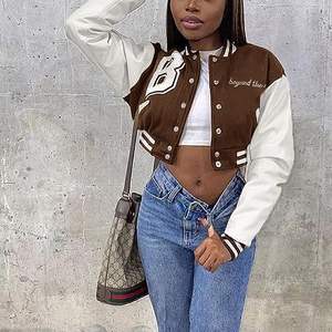 Veste de baseball universitaire de haute qualité 100% polyester respirante avec rembourrage en coton fini pour femmes - Product Image 5