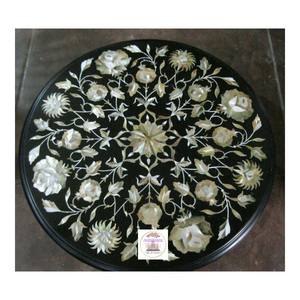 Mesa de Comedor de Diseño Moderno Hecha a Mano con Incrustaciones de Concha Marina y Madreperla en Piedra Negra de Lujo, Estilo Rústico para Casa o Villa - Product Image 1