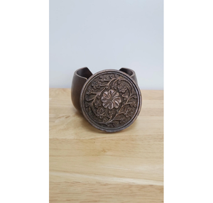 Posavasos de madera de Estilo Vintage único con tallado floral detallado y carrito de madera de la India - Product Image 1