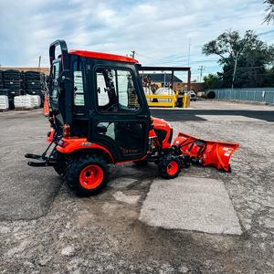 Cabina Kubota BX2680, Entrega Rápida Disponible, Construcción de Cabina Resistente, Acabado de Primera Calidad para Aplicaciones Profesionales de Tractores - Product Image 2