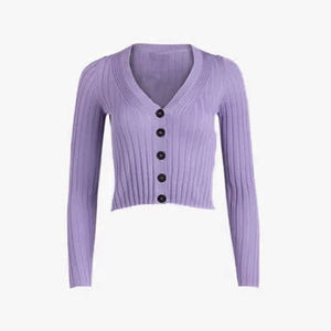 Cardigan court pour femme de style coréen, coupe ajustée, en laine tricotée, avec logo brodé personnalisé, bouton décontracté pour sororité/fraternité - Product Image 6