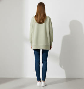 Sudadera de algodón estampada con logotipo personalizado y puño acanalado para mujer - Product Image 2