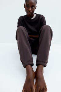 Baggy Joggers pour femmes personnalisés à la mode Pantalon de sport surdimensionné gris foncé avec jambe large et taille moyenne pour la saison d'hiver - Product Image 3