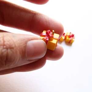 Breloques en résine bleue pour boîte-cadeau de bijoux incluses breloques en résine de mélange aléatoire coloré jaune vert rouge blanc marron décoration - Product Image 5