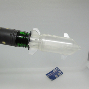 Vertedor de Vino de Plástico Desechable, Ecológico y de Lujo para Eventos - Product Image 1