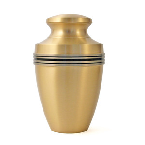 Elegante urna de cremación de latón de estilo americano Soporte de cenizas funerarias de metal sostenible Venta caliente para adultos - Product Image 5