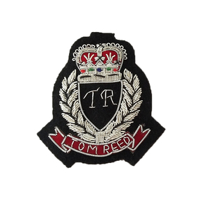 Insignias de bordado cosidas a mano personalizadas, parches bordados de diseño privado OEM con estampado en relieve teñido liso - Product Image 1
