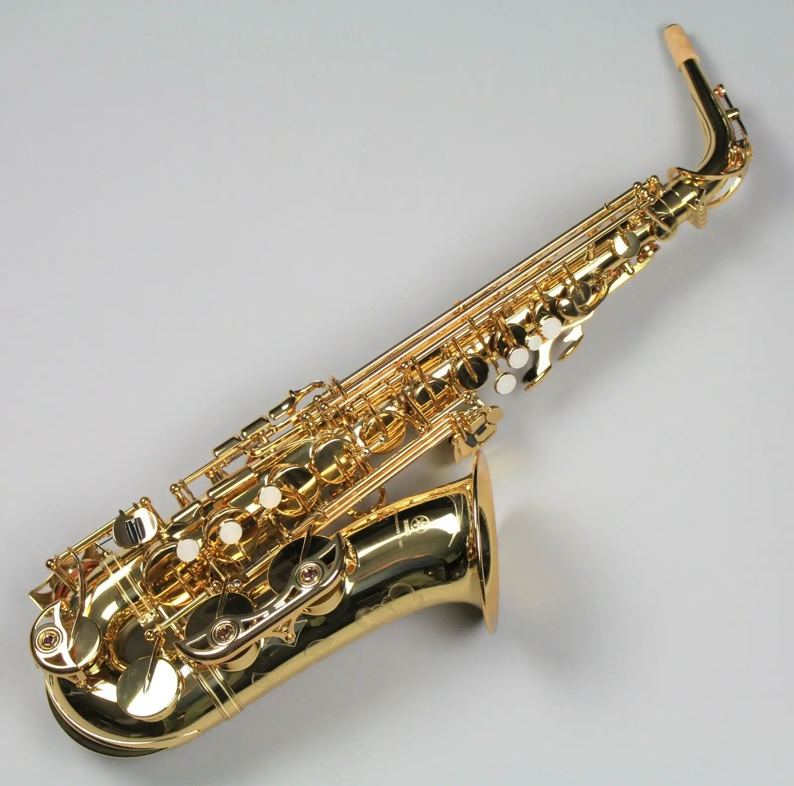 Nagelneu YAMAHS- Alto Saxophone YAS-62 III YAS62 YAS-62-03 Goldlack Alto Sax weltweit lieferbar