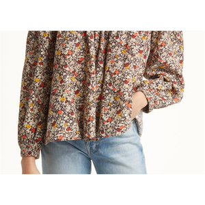 Top con Hombros Descubiertos Treasure & Bond, Estampado Floral Cally en Color Marfil, Talla Grande para Primavera - Product Image 3