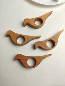 Anillo para Servilletas de Madera Hecho a Mano con Diseño Artesanal - Nuevo Artículo de Accesorios para Comedor - Restaurantes - Mesa - Product Image 2