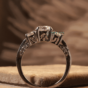 Solitaire de diamant de coupe ronde avec des accents Bague de fiançailles de style pour femme - Product Image 6