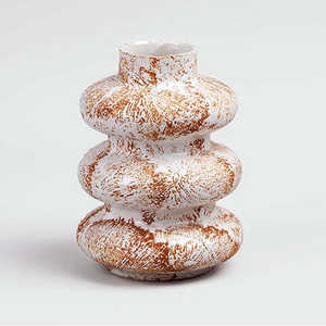 Jarrón de Cerámica Taupe Tri-Ring, Hecho a Mano, Diseño Moderno Minimalista, Jarrón de Mesa de Bajo Mantenimiento - Product Image 1