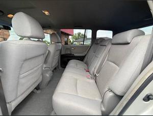 Toyota Highlander Base 2004 Usada, Color Interior Ceniza, Combustible Gasolina, Motor V6 de 3.3L, Tracción Delantera, Transmisión Automática - Product Image 5