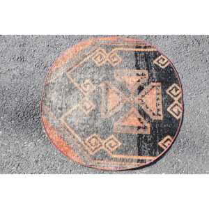 พรมขนาด 2.6x2.6 ฟุต, พรมวินเทจตุรกี, พรมลายปะติดสีดำส้ม - Product Image 1