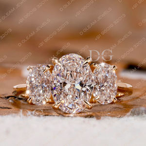 Anillo de Compromiso Ovalado con Tres Piedras, Diamante Cultivado en Laboratorio de Corte Ovalado de 2.50 Ct, Certificado IGI, Oro Amarillo de 14K, Anillo de Boda con Engaste Pavé - Product Image 6
