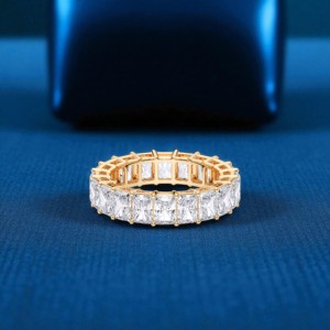 Anillo de banda de eternidad de diamante de corte radiante cultivado en laboratorio de 4,00 quilates, hecho en plata para ella - Product Image 4
