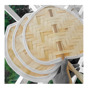 Ventilador de mano de bambú sostenible: Accesorio ecológico hecho a mano para una comodidad ventosa, perfecto para creadores de tendencias ecológicas de Vietnam - Product Image 2