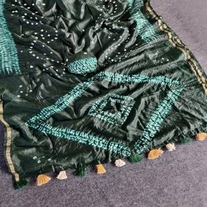 Sari VASTRA COTTAGE de Algodón Puro con Diseño Shibori Teñido a Mano y Borde Zari con Blusa Bandhej Shibori - Product Image 4