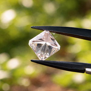 Diamante Cultivado en Laboratorio con Certificación IGI, Corte Radiante Cuadrado de 10 Quilates, Color E/F, Claridad VVS2, Corte Excelente, Brillo Premium, Diamante Suelto - Product Image 3