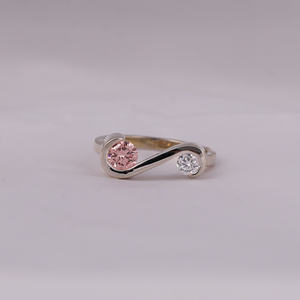 Anillo de Compromiso de Oro Sólido de 14 Quilates EF con Diamante Cultivado en Laboratorio de 0.40 CT, Engaste de Bisel, Estilo Clásico y Moderno, Chapado en Oro Sólido, Certificado IGI - Product Image 1