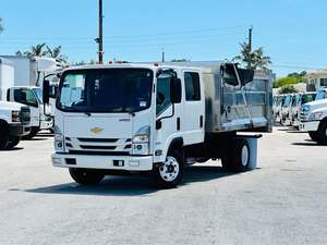 Camion benne utilitaire industriel d'occasion 2024 Série 3500 Cabine double avec attelage - Product Image 2