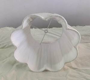 Abat-jour en tissu de lin blanc personnalisé Couverture de lumière intérieure rayée au design moderne pour chevet Bord décoratif à volants Coton tendance - Product Image 2