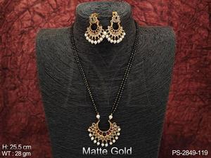 Bijoux antiques plaqué or mat Designer Party Wear bel ensemble de pendentifs - Product Image 2