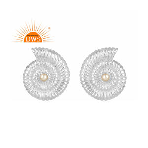 Pendiente de tuerca de perla natural de plata de ley fina de último diseño, joyería personalizada para mujer, regalo para ella - Product Image 1