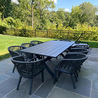 Ensemble de salle à manger d'extérieur moderne en acier inoxydable 8 pièces, durable, imperméable, écologique, table confortable, chaises en corde, hôtel, appartement