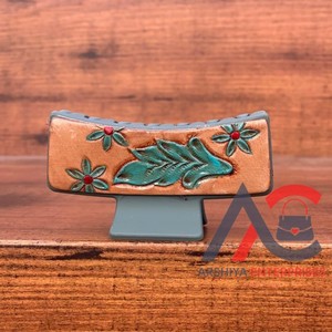 Nouvelle arrivée pinces à cheveux en cuir usiné fait à la main de style occidental véritable épingles à cheveux en cuir sculpté à la main accessoires pour cowgirl - Product Image 1