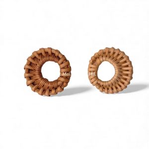 Elemento de Joyería Hecho a Mano con Encanto de Ratán Natural para Pendientes, Collares y Diseños de Artesanía Moderna - Product Image 1