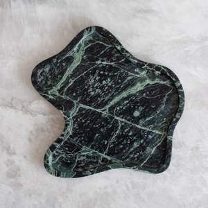 Elegante Bandeja de Mármol Craft Valley para Tocador, Organiza los Esenciales de Belleza, Color/Tamaño Personalizable, Toque Clásico Atemporal - Product Image 5