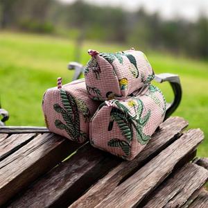 กระเป๋าเครื่องสำอางมีสไตล์พร้อมซิป กระเป๋าใส่เครื่องสำอางกันน้ำสำหรับเดินทาง ผลิตภัณฑ์ดูแลผิวและอุปกรณ์เสริม - Product Image 4