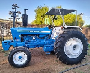 รถแทรกเตอร์ฟอร์ด 7810 รุ่นมินิสำหรับฟาร์ม พร้อมเครื่องเป่าหิมะ รถแทรกเตอร์ 5610 สหรัฐอเมริกา ลดราคาพิเศษ - Product Image 4