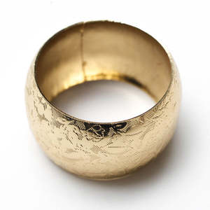 Anneau de serviette en alliage d'aluminium écologique au design classique gaufré, finition argentée, pour décorations de table de mariage et de fête - Product Image 6