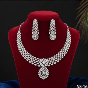 ชุดจี้โฆษณาอินเทรนด์เครื่องประดับทำมือดีไซน์แบบดั้งเดิมหรูหราสำหรับงานแต่งงานของผู้หญิงและโอกาสต่างๆ - Product Image 1