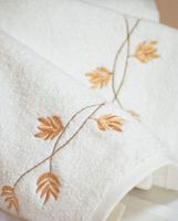 Serviette de table et torchon en coton lin brodé blanc avec ourlet personnalisé