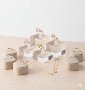 Bloc de présentation carré en acrylique massif, support pour bijoux, bagues et montres, présentoir décoratif moderne transparent pour présentations de luxe en magasin - Product Image 1