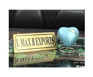 Urnas de metal con forma de corazón de nuevo diseño de estilo único Fabricante y exportador de urnas de metal de tamaño personalizado para mascotas Precio al por mayor - Product Image 1