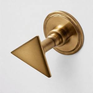 TriLuxe, perilla triangular de latón decorativa para uso doméstico, perilla de puerta de armario, manija de cajón para Villa, muebles de Hotel, apartamento - Product Image 1