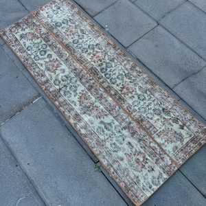 Alfombra turca vintage de 1.7x4.5 pies, alfombra de lana azul con lunares - Product Image 4