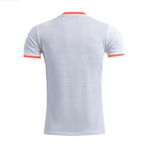 Camiseta de fútbol con diseño degradado e impresión de alta definición para una camiseta de fútbol de aspecto afilado - Product Image 2