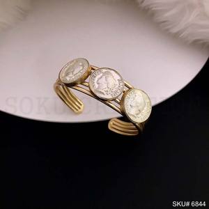 Monedas chapadas en plata y brazalete grande hecho a mano de diseñador chapado en oro SKU6844 - Product Image 2