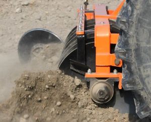 Tractor de grada de disco montado en tres puntos, máquina de arado agrícola multifuncional con motor diésel, nueva condición, rodamiento de timón de jardín - Product Image 4